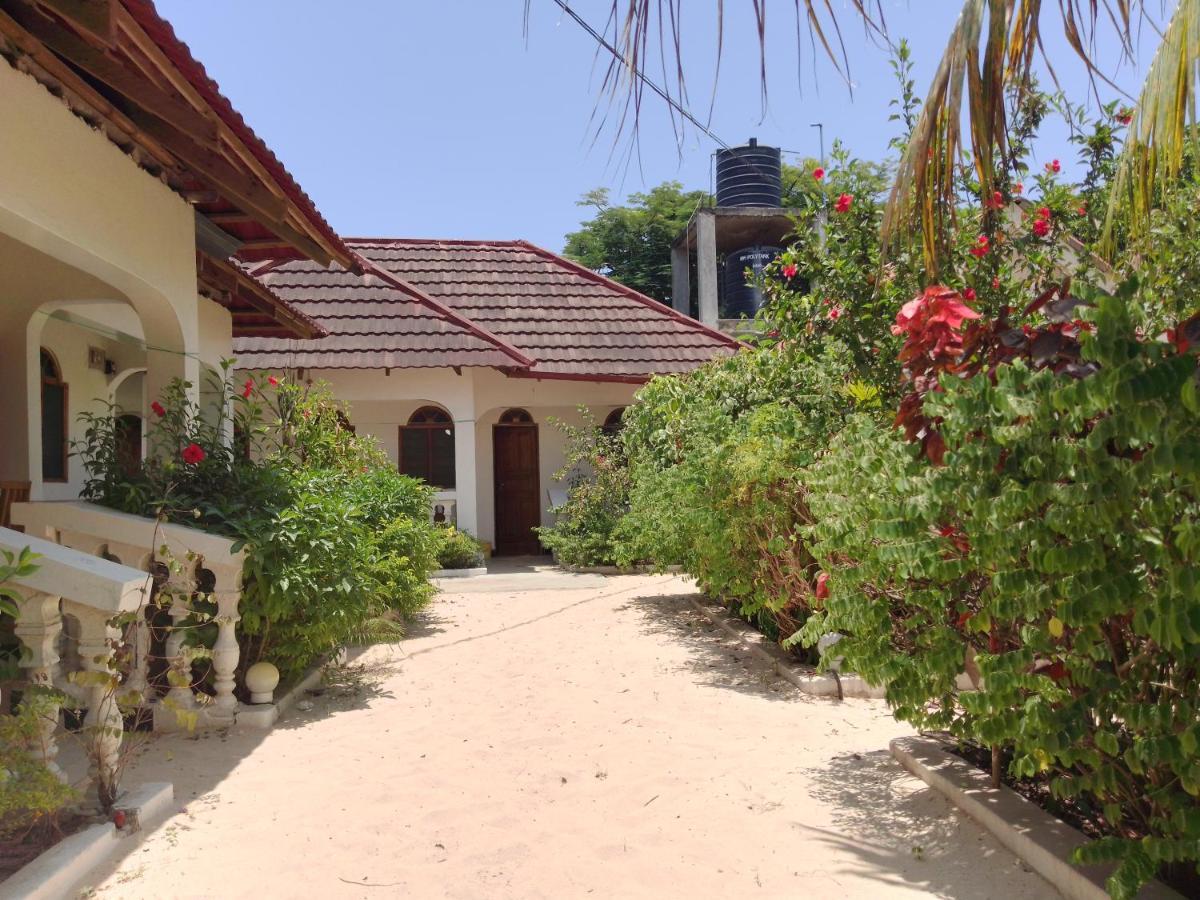 H & H Bungalows Нунгві Екстер'єр фото