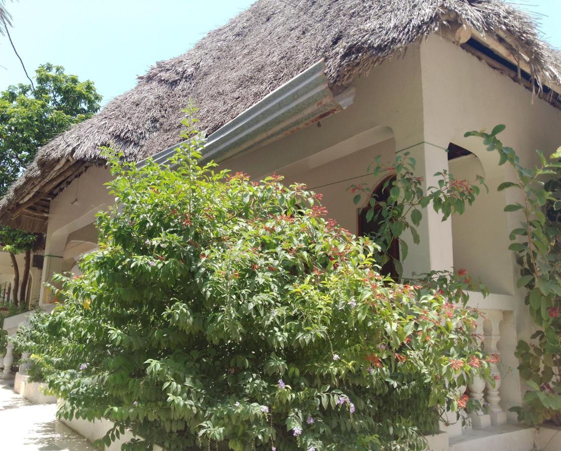 H & H Bungalows Нунгві Екстер'єр фото