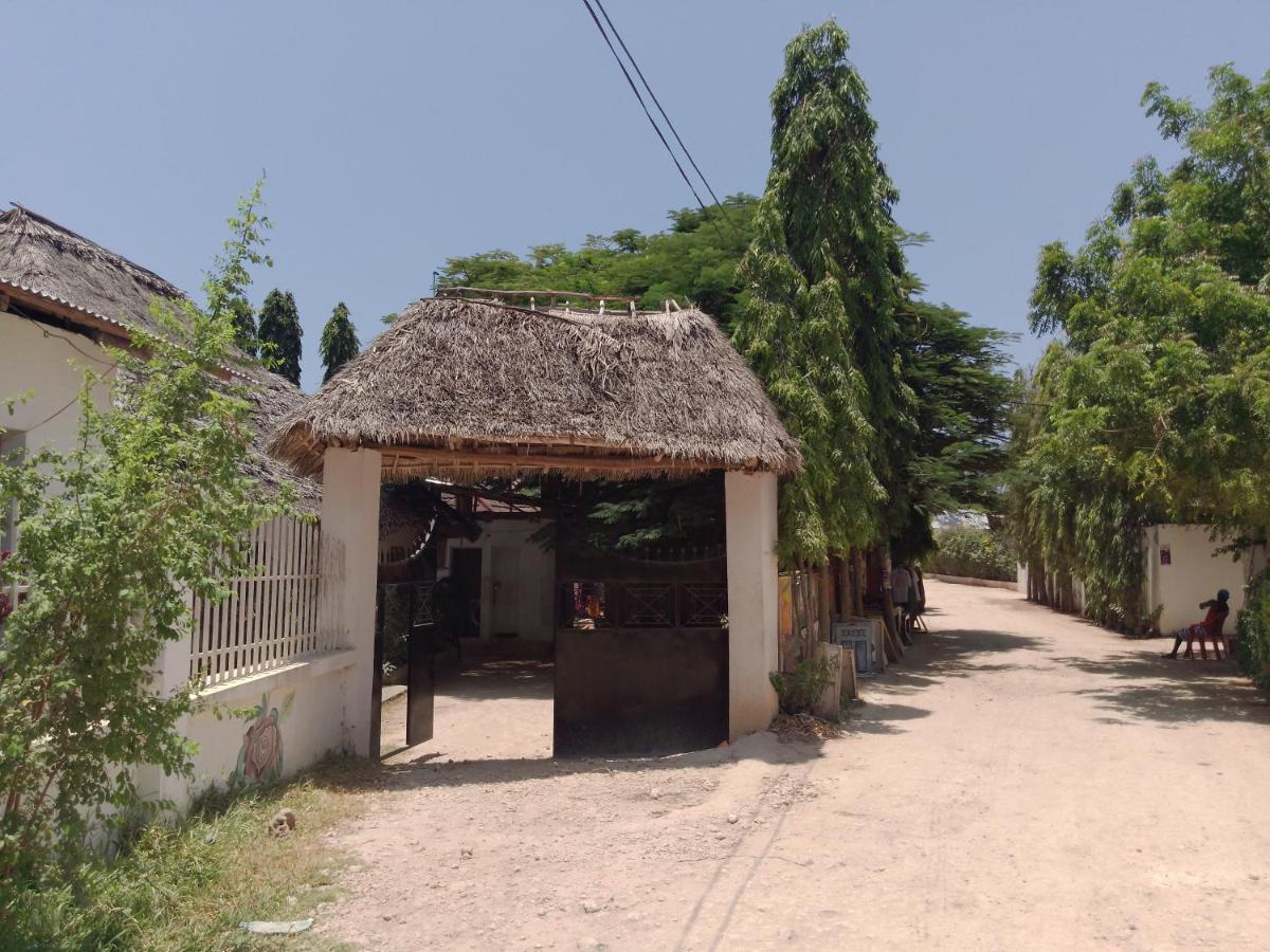 H & H Bungalows Нунгві Екстер'єр фото