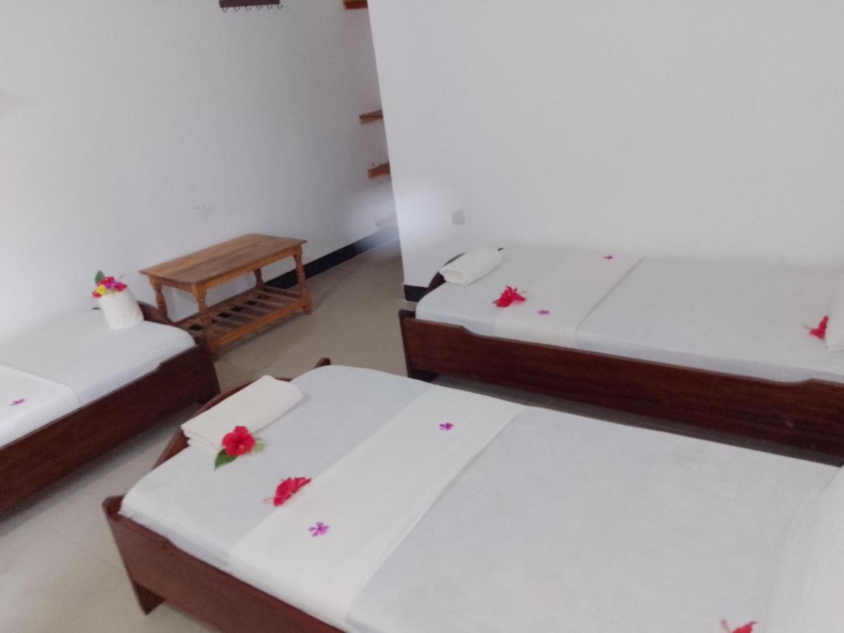 H & H Bungalows Нунгві Екстер'єр фото