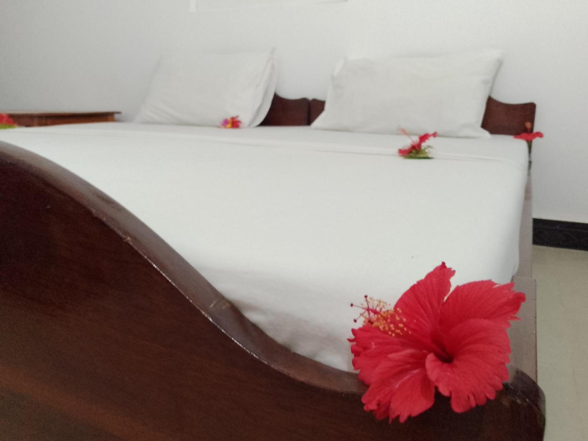 H & H Bungalows Нунгві Екстер'єр фото