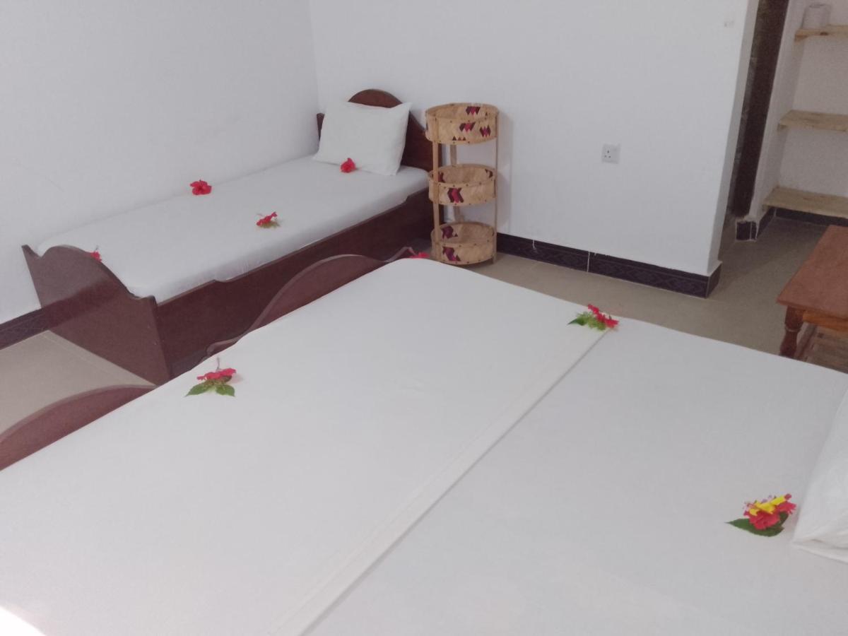 H & H Bungalows Нунгві Екстер'єр фото